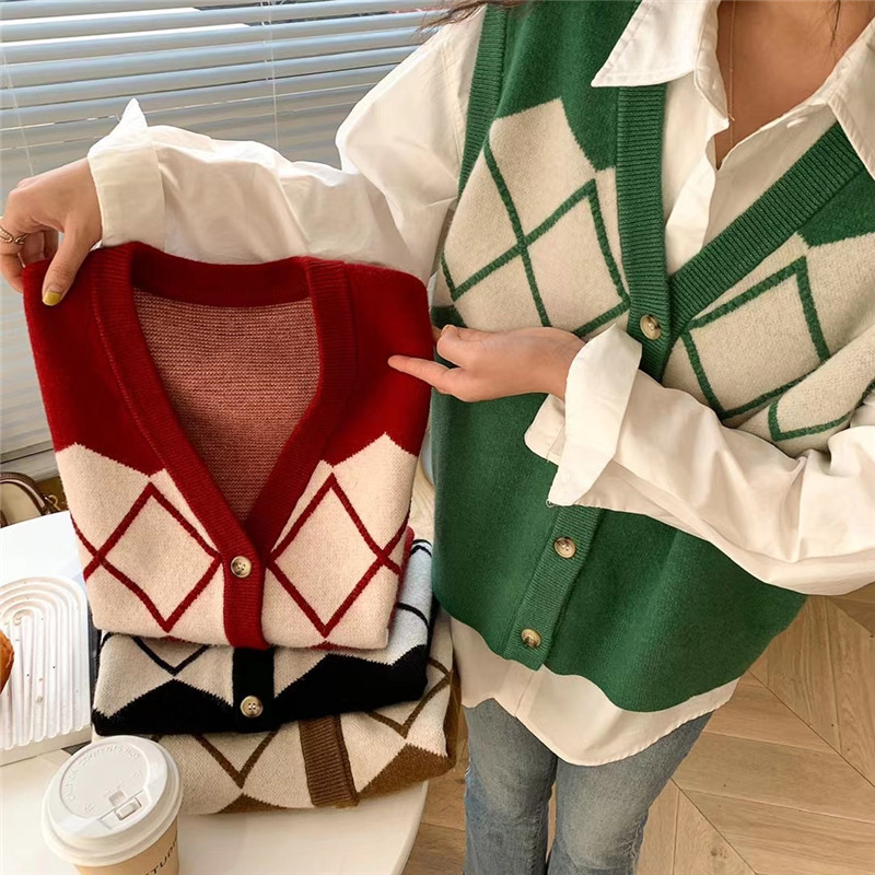 V领菱形针织马甲女 初秋新款格子撞色背心叠穿单排扣无袖毛衣坎肩