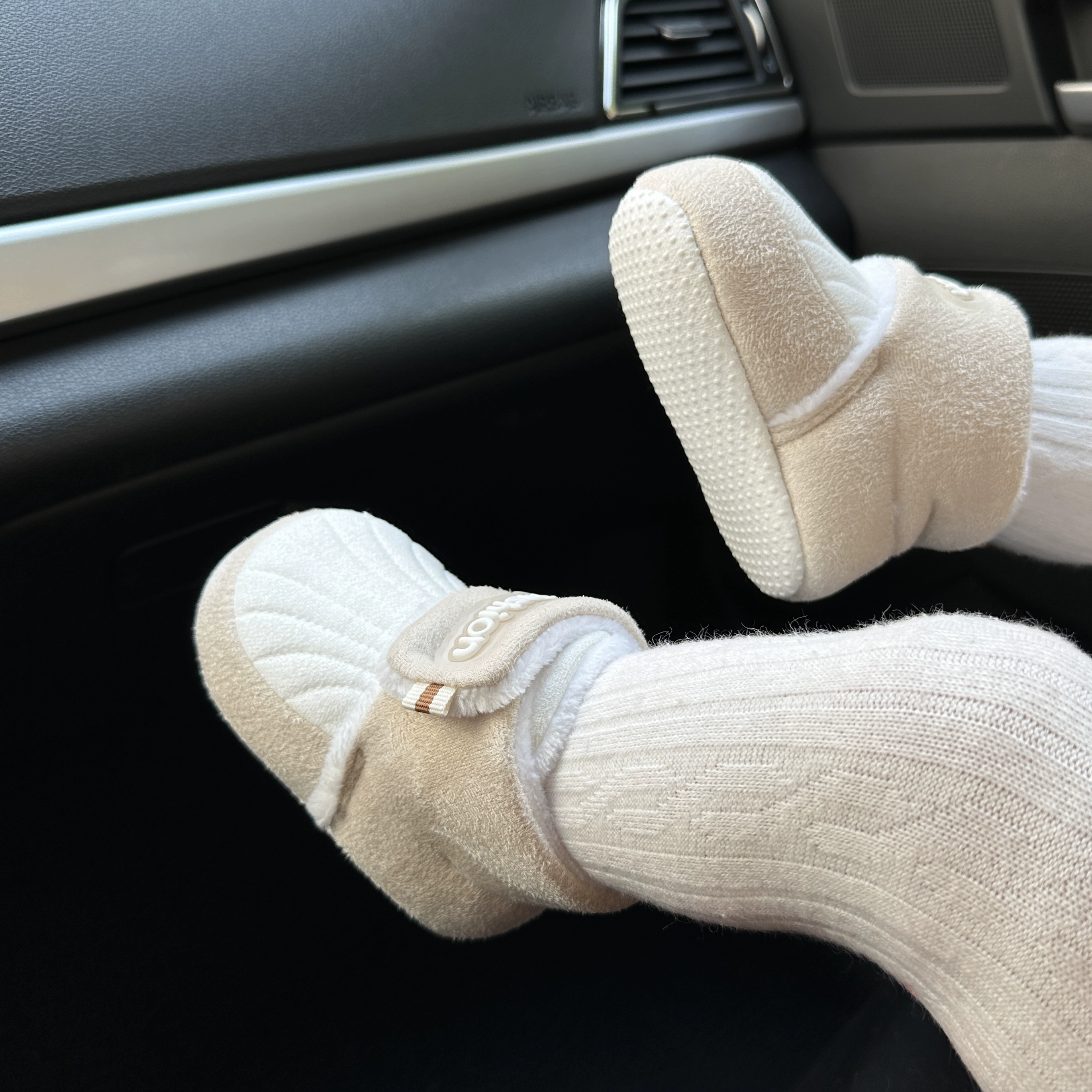 Зимняя детская обувь пушистая и теплая