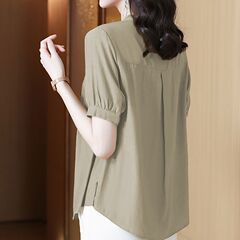 シフォンのシャツの女性の夏の半袖の新型の夏のきれいなファッションのシフォンのシャツの女性の気質のお母さんは小さいシャツの上着を詰めます。