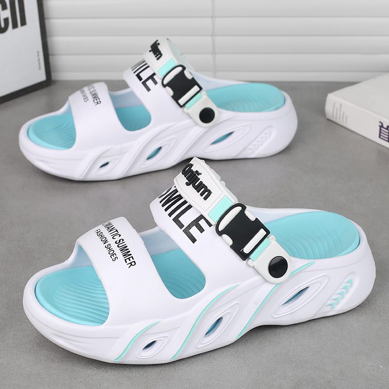 Zapatillas verano nuevo estilo casual para hombres sandalias de conducción de uso exterior de gran tamaño ligero pisando mierda pareja chanclas de playa
