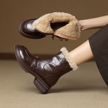 复古风褶皱中跟毛毛短靴女靴2025年冬季新款时尚金属中跟雪地靴女