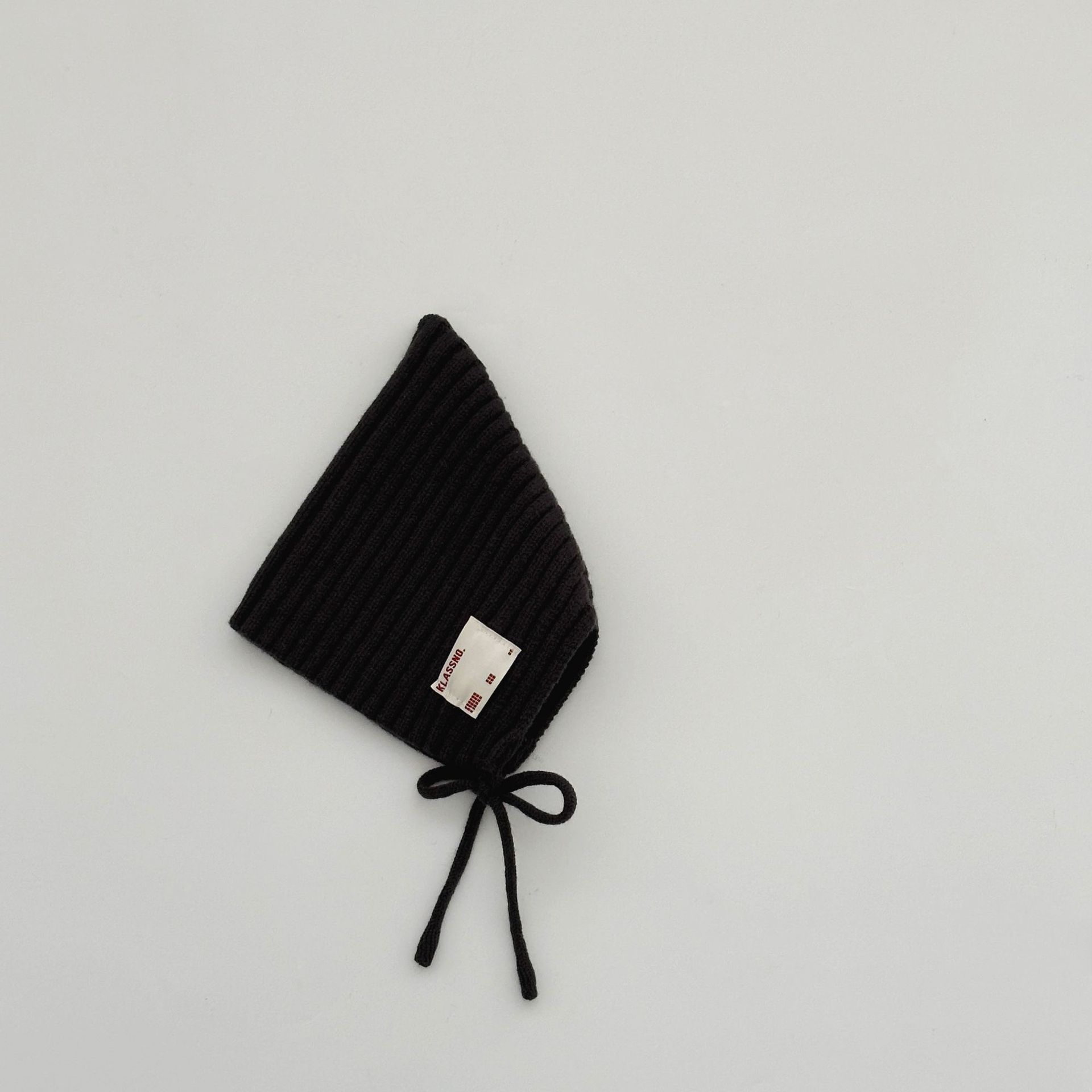 ins sombrero para bebés coreanos otoño y invierno caliente a prueba de viento gorra de punto para niños y niñas recién nacidos correa gorra de bolso