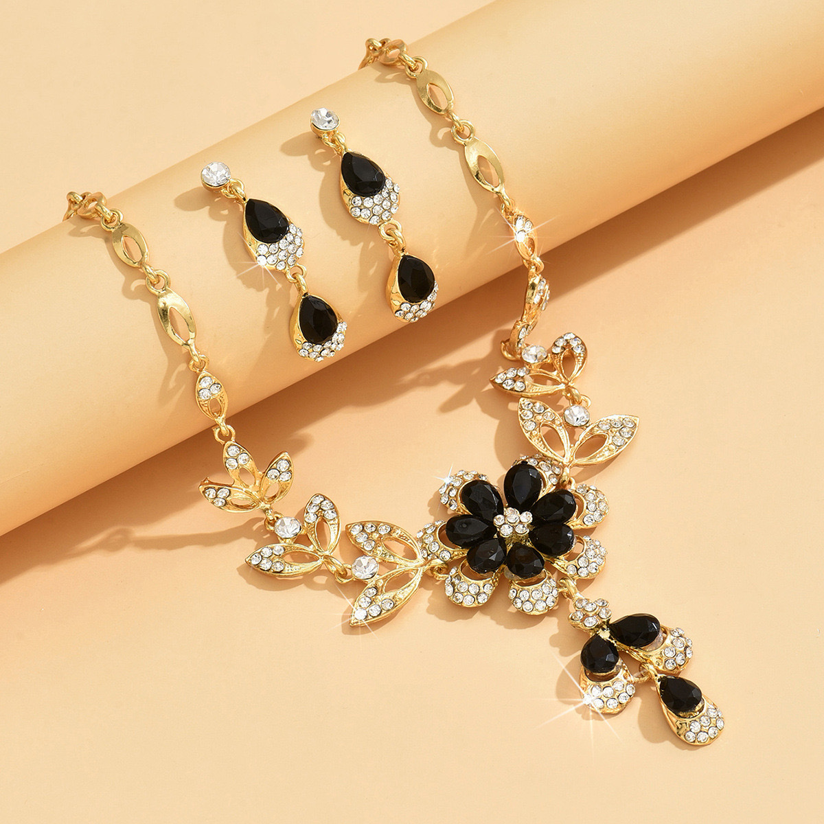 Hot Selling Necklace Earrings Jewelry Set Alloy Diamond Inlaid Suitable For Party Wedding Accessories_ipsvogv.com