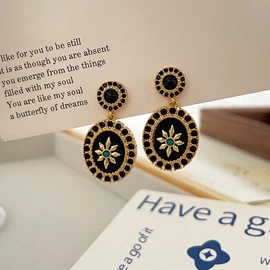 项链;耳环;手链