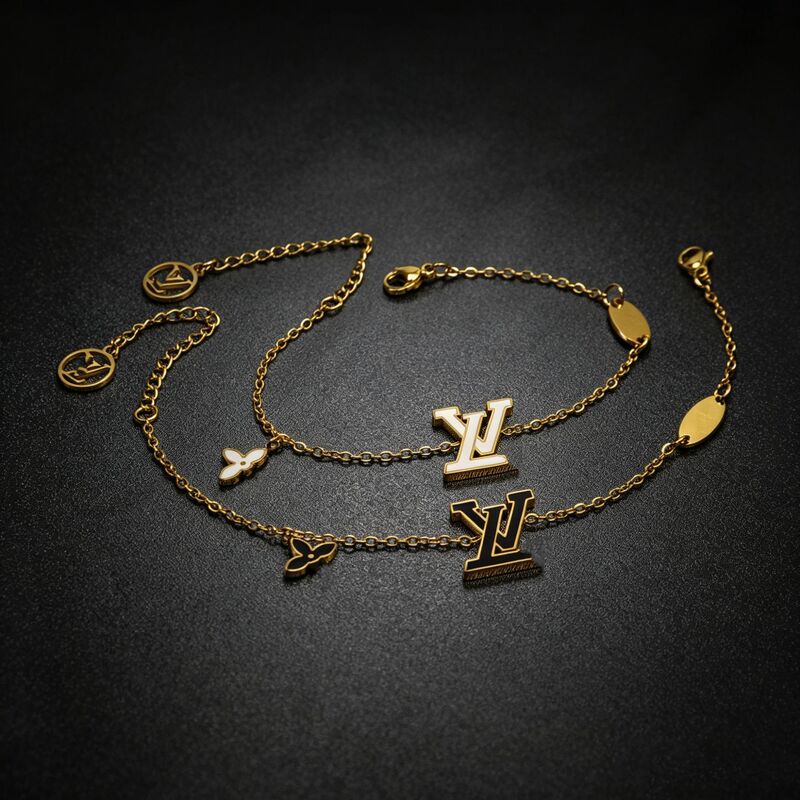 Cross-Border Hot-Selling New Model High-End Version Flower L Letter Bracelet Electroplated with 18K Gold, Fashionable and Versatile, Wholesale from Manufacturer
