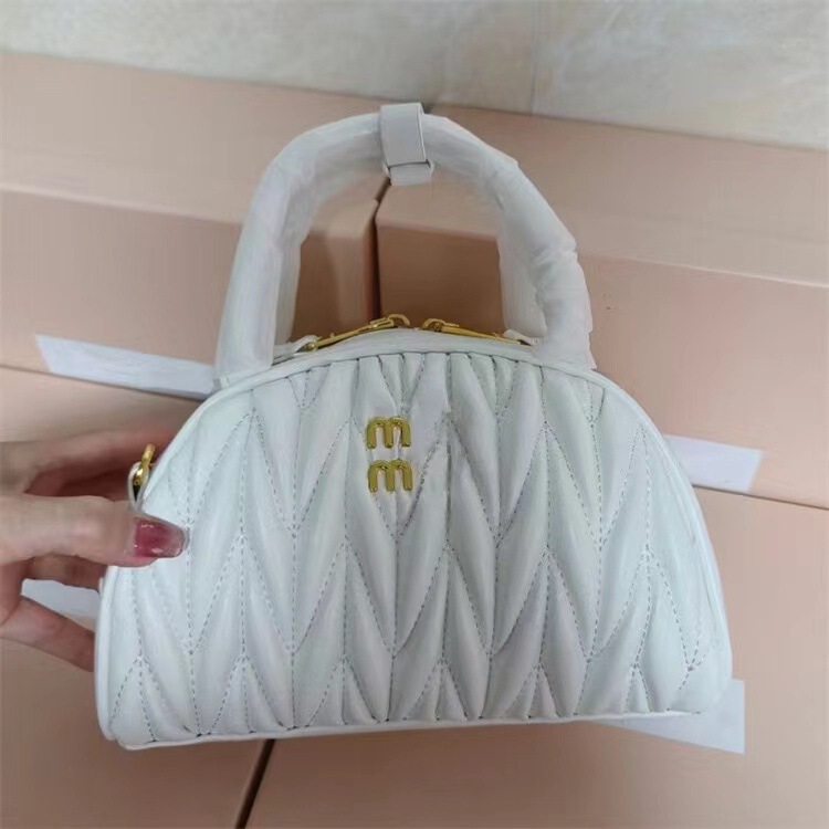 miu缪新款半圆褶皱贝壳手提包时尚精致高级感百搭单肩斜挎女包潮|undefined