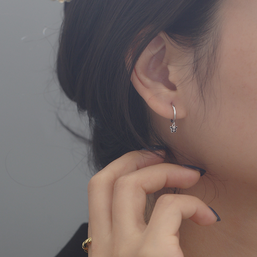 4g Weight 0.03µm Gold Plating Thickness Electroplating Gold Plating Process 925 Sterling Silver Ear Needle Material 18K Real Gold Plated, Platinum Plated Plating Material Rhinestones Inlay Material Earrings Classification 1 Pair Quantity Daily Occasion Silver Material Butterfly Pattern Women'S Gender Fashion Style Inlay Craft Silver Rhinestones Butterfly Earrings 5