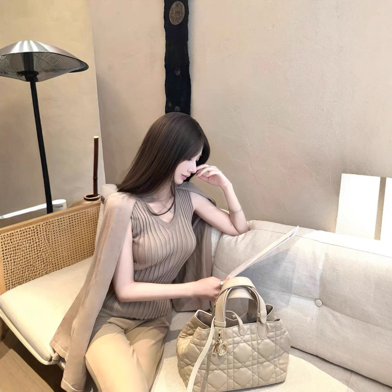 CCZEE矜贵佳人假两件斗篷腰带针织上衣女正肩修身收腰v领百搭|undefined