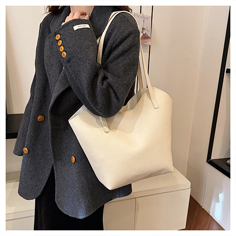638g Weight Polyester Lining Material Magnetic Buckle Closure Type Double Shoulder Straps Strap Type Tote Bag Bags Type Casual, Daily, Shopping Occasion Pu Leather Material Solid Color Pattern All Seasons Season Women's Gender Classic Style Style Dumpling Shape Shape Women's Pu Leather Solid Color Classic Style Dumpling Shape Magnetic Buckle Tote Bag 6