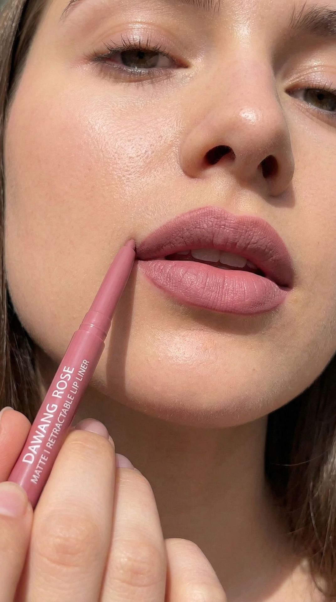 Set de pintalabios velvet matte y perfilador de labios estilo_voghion.com