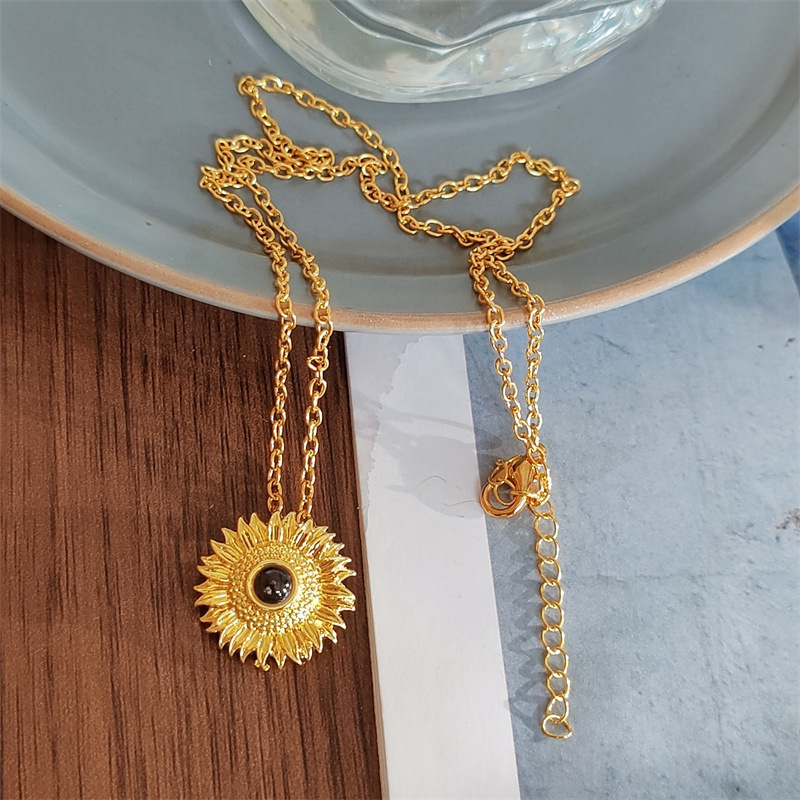 Sunflower Projection Pendant Necklace Elegant Friendship Gift_voghion.com