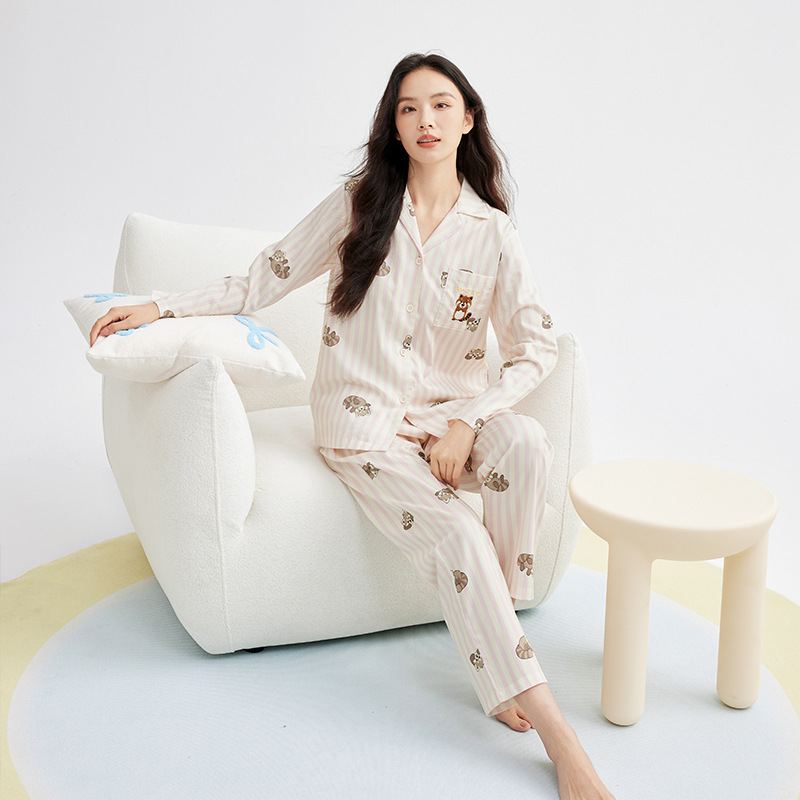 Pajamas bordados de algodón para parejas, pijamas de algodón de invierno y otoño, ropa de vestir para mujeres, se pueden usar fuera.