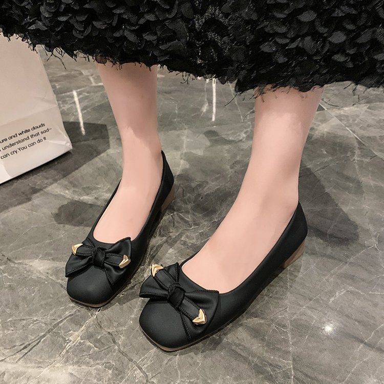 검은색