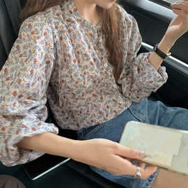 复古衬衣女温柔风甜美v领宽松碎花衬衫
