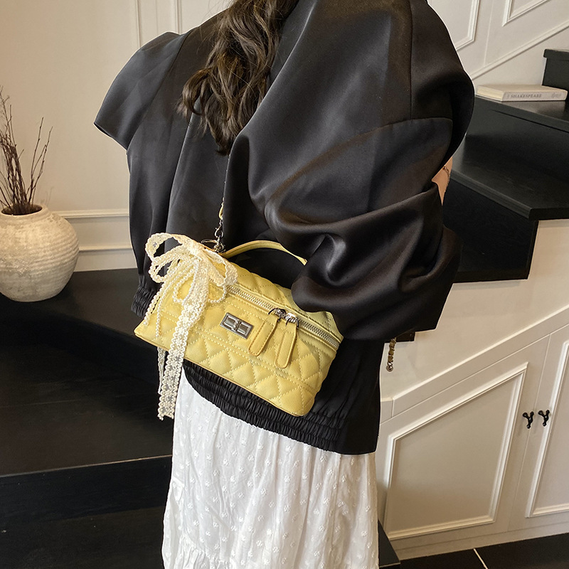 Bolso de caja de fragancia pequeña de alta gama para mujer 2025 nuevo bolso de hombro de cadena de diamantes de venta caliente bolso cuadrado pequeño de todo fósforo de moda