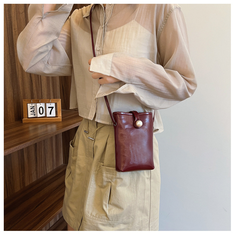 Geantă de umăr crossbody pentru telefon, nouă și versatilă, 2024, simplă și la modă, ușoară și casual, pentru mers pe jos_voghion.com