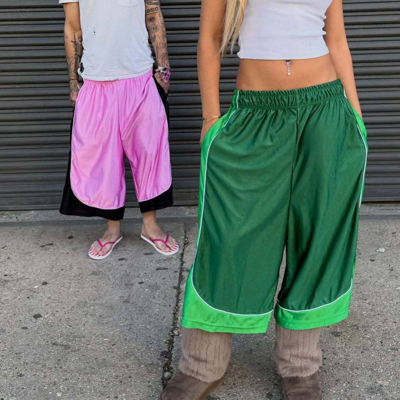 American Retro Style Color-Blocking Sports Capri Pants with Elastic Waist, Wide-Leg, Loose Fit, Slimming, Versatile Casual Pants American Retro Style Color-Blocking Sports Capri Pants with Elastic Waist, Wide-Leg, Loose Fit, Slimming, Versatile Casual Pants