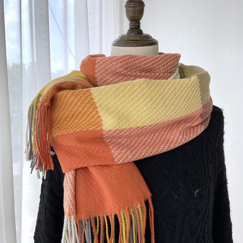 Otoño e Invierno nueva bufanda a cuadros moda femenina todo a juego Corea del Sur estudiante pareja chal Cachemira borla bufanda al por mayor