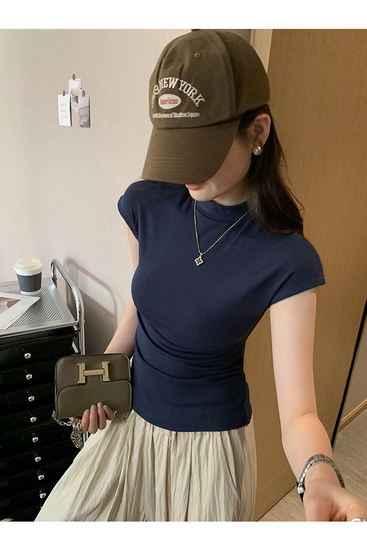 진한 파란색