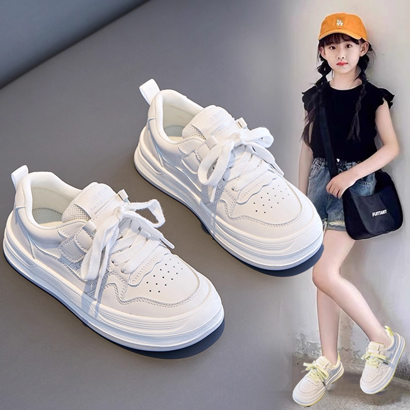 Zapatos deportivos de niñas de otoño 2025 nuevos zapatos blancos de estudiantes zapatos casuales para niños de moda zapatos de skate