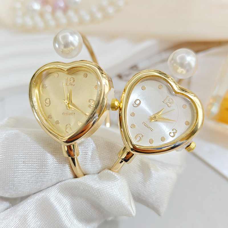 Cross-Border New Niche Fashion Pearl Love Ladies Watch Simple and Versatile Female Student Open Bracelet Watch Manufacturer