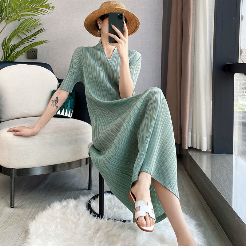 A6C三宅褶皱连衣裙女长袖春夏2025新款V领打底裙子修身显瘦气质长|undefined