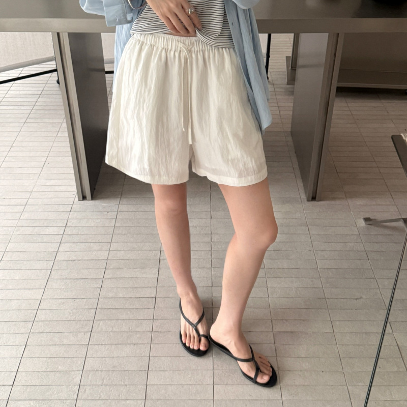 Tencel Linen Wide-Leg Shorts for Women, Summer Thin Style, High-Waisted, Slimming, Loose A-Line Hollow-Out Ice Silk Casual Pants Tencel Linen Wide-Leg Shorts for Women, Summer Thin Style, High-Waisted, Slimming, Loose A-Line Hollow-Out Ice Silk Casual Pants