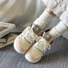 2025秋季校园风小白鞋女款新款透气板鞋ins百搭学生配裙子面包鞋