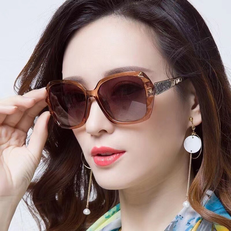 2024 new ladies vintage sunglasses sunglasses fashion trend big frame sunshade sunglasses holiday glasses women