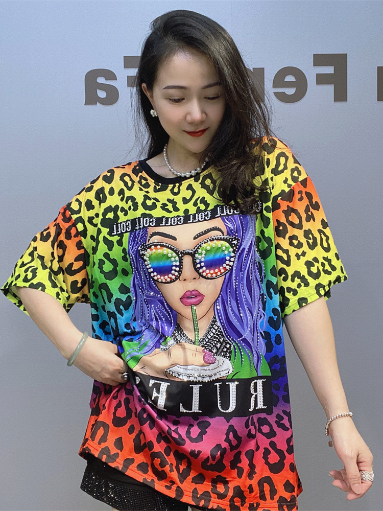 Diseño de nicho sentido helado algodón de manga corta top mujer verano transfronterizo europeo y americano ropa de mujer suelta estampado de leopardo con cuentas camiseta de media manga