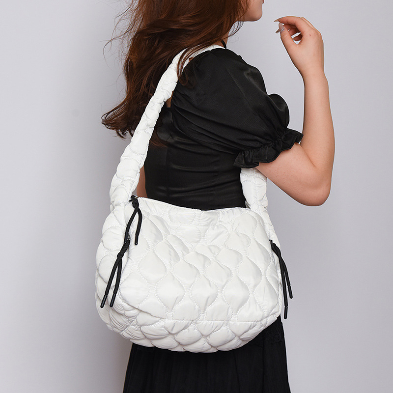 跨境批發2024新款時尚簡約休閒褶皺包通勤大容量雲朵包斜挎單肩包