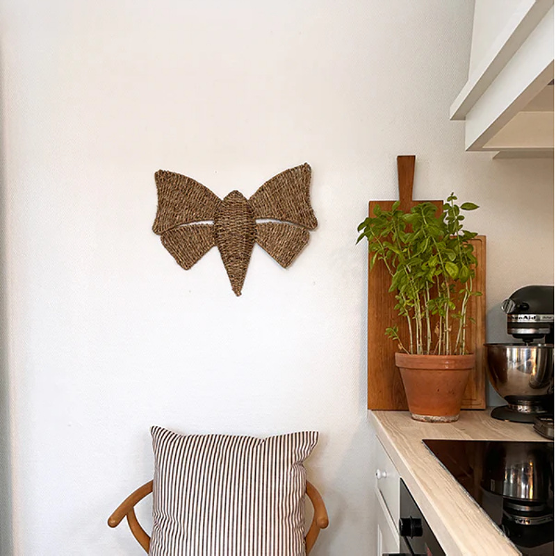 Insecto tejido a mano tema de pared colgante decoración colgante para el hogar colgante mariposa de paja colgante decoración al por mayor