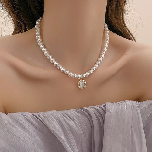 Cat's Eye Stone Imitation Pearl Necklace Light Luxury Clavicle Chain Women Gradient Cat's Eye Stone Earrings Personality Unconventional Set