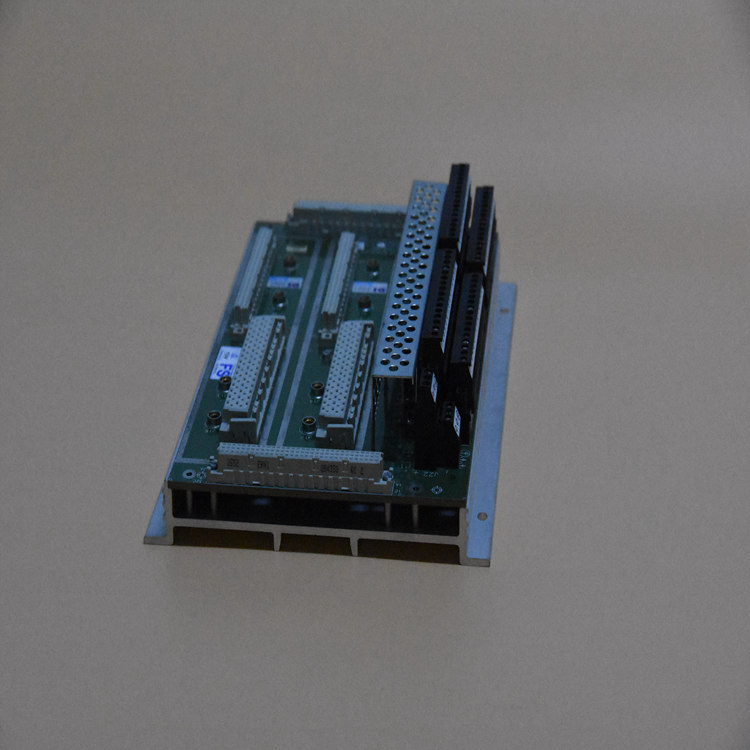 春田谷英维思TRICONEX 7400208C-020  康吉森底座  全新出售