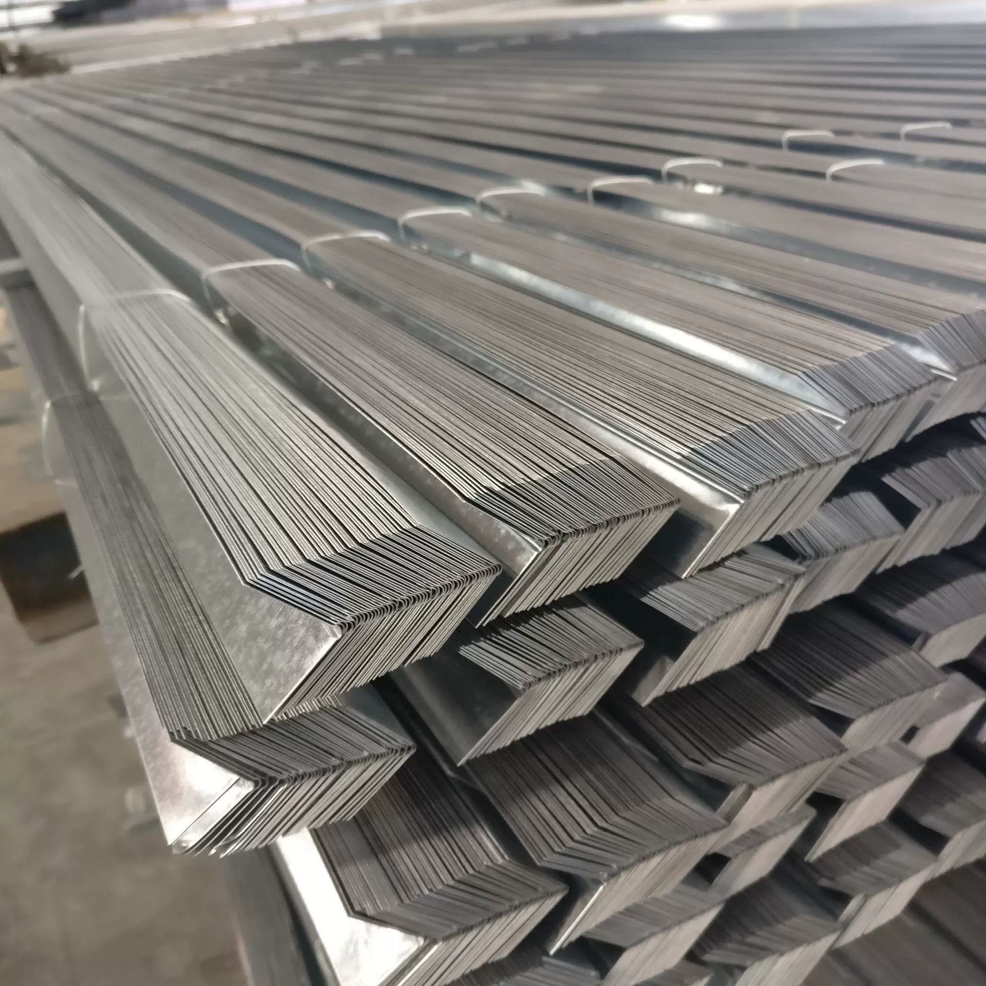 Прямые поставки с завода: современный минималистичный потолочный L-образный каркас из огнестойкой стали, L-образный профиль 304050 из нержавеющей стали