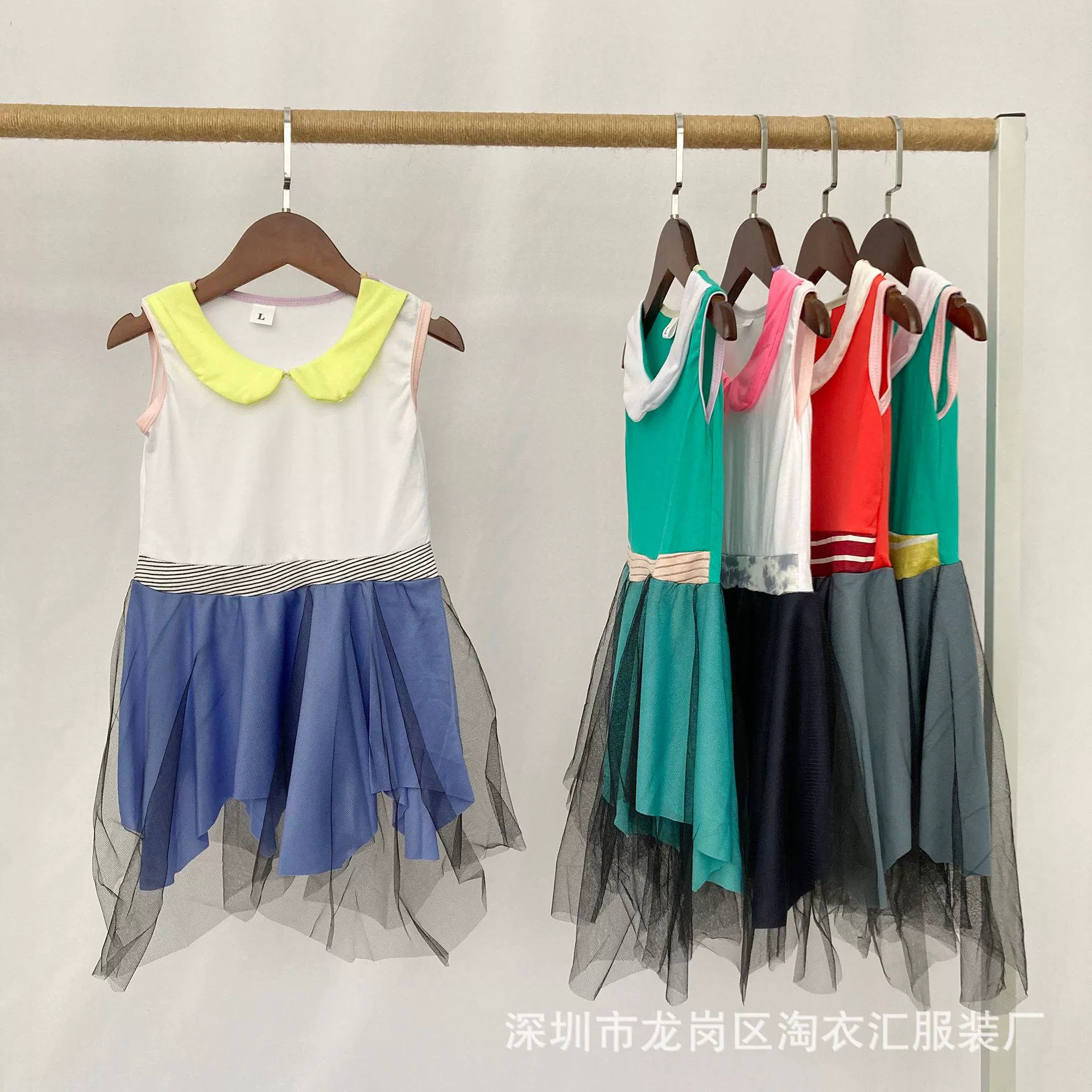 Чистая обработка разных женских платьев дешевая оптовая продажа инвентаря