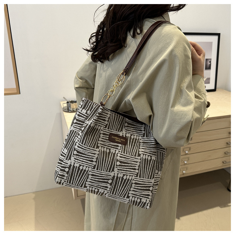 Großes Fassungsvermögen aus Canvas für Damen 2024, neue lässige Einkaufstasche für den Weg zur Arbeit, vielseitige Umhängetasche im Lazy-Style_voghion.com