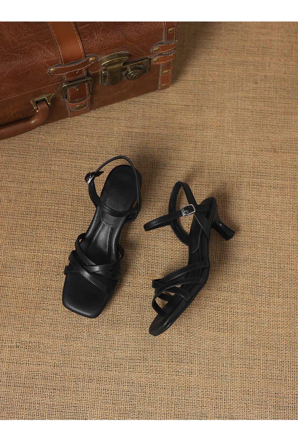 Sandal nữ da cừu hở mũi gót thô đầu vuông quai ngang — Da cừu đen chi tiết 14