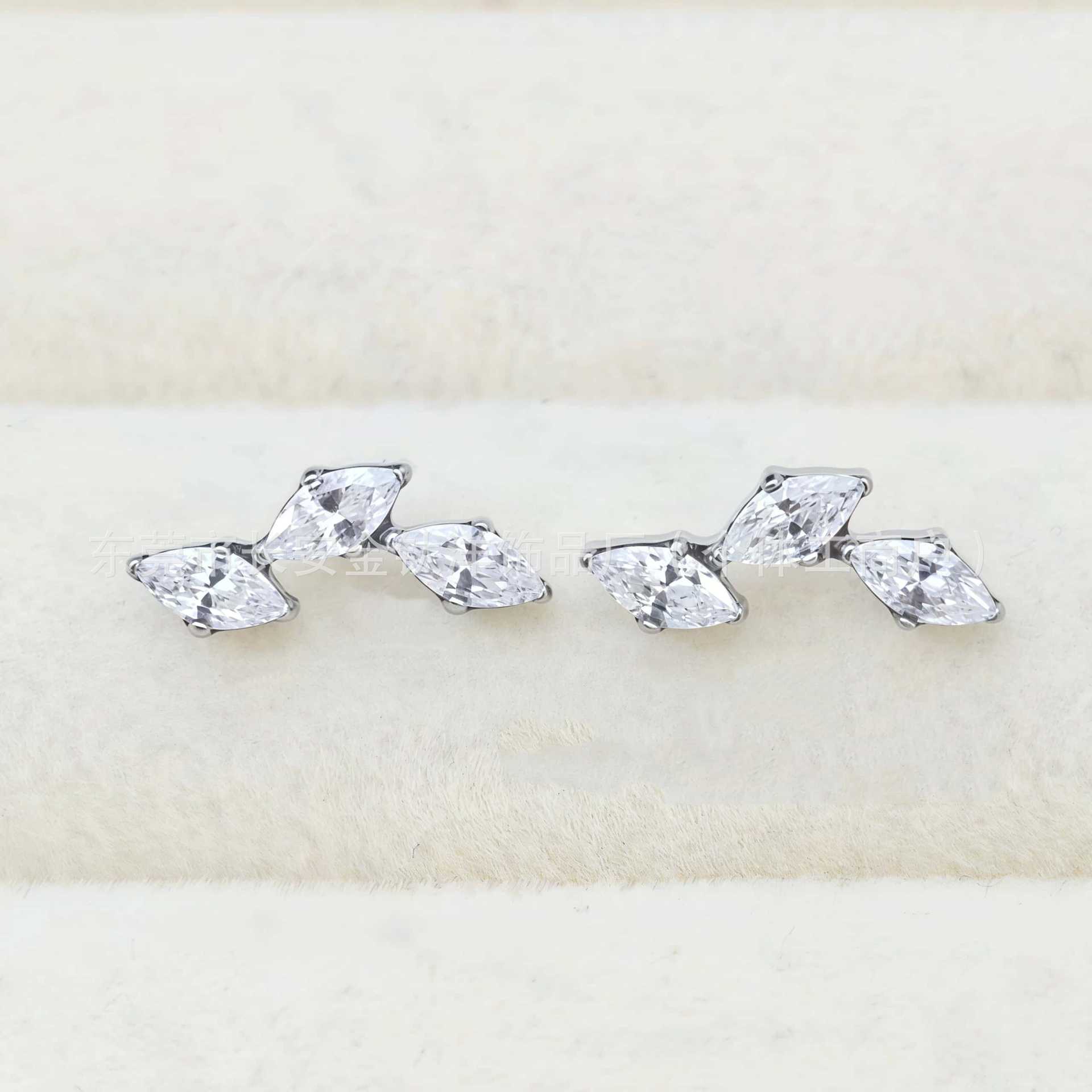 F136 Titanium Triple Rhombus Zircon Lip Piercing Nose Stud Ear Cartilage Stud Ear Bone Stud G23 Titanium Alloy Body Piercing Jewelry detail image 4
