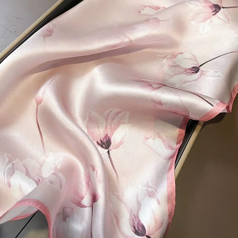 seda de imitación nueva 70 bufandas de seda cuadrada bufandas de seda de escritura impresa bufandas profesionales bufandas al por mayor