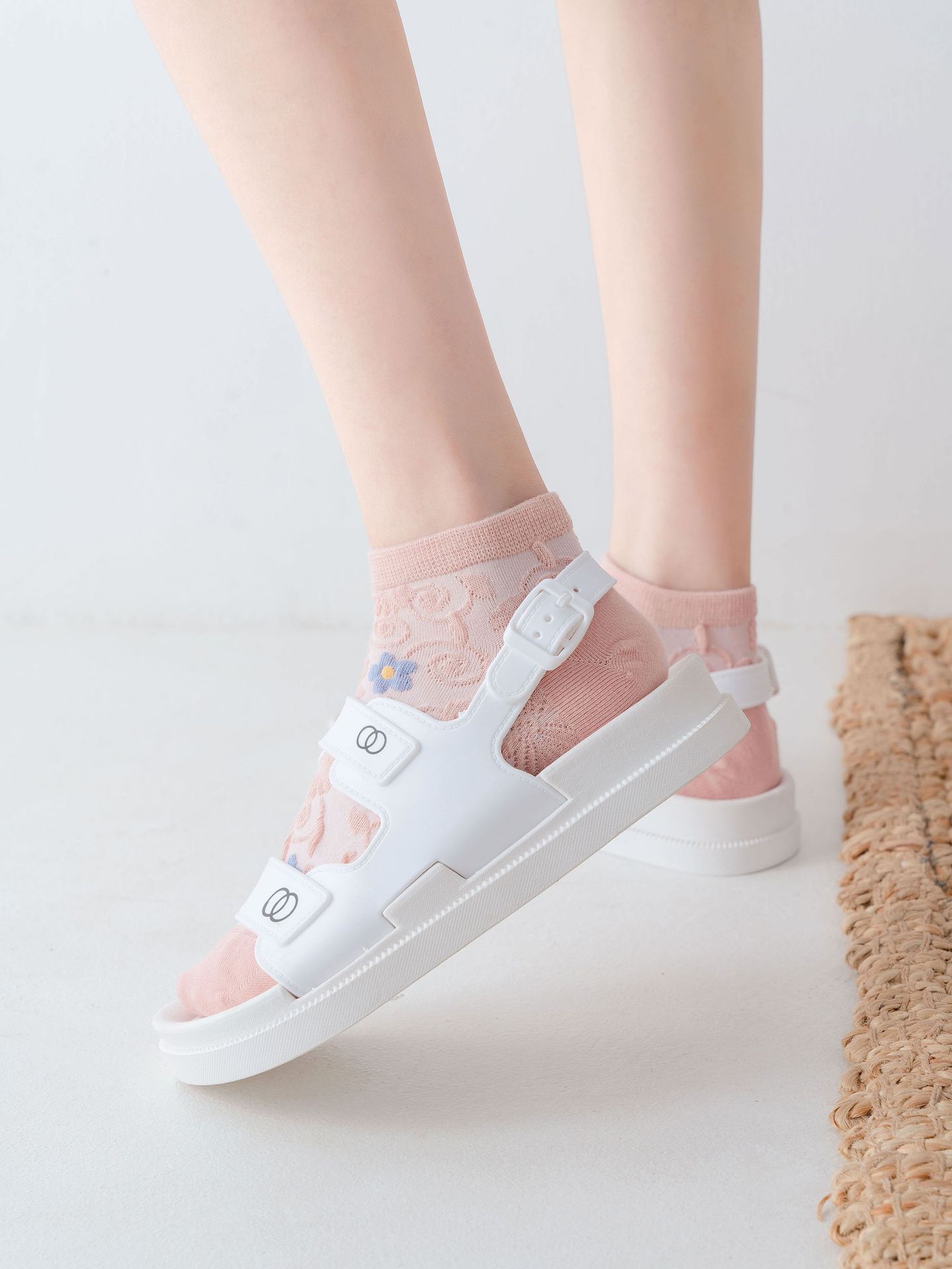 Retro Three-dimensional Flower Shallow Mouth Short Tube Socks Wholesale display picture 2