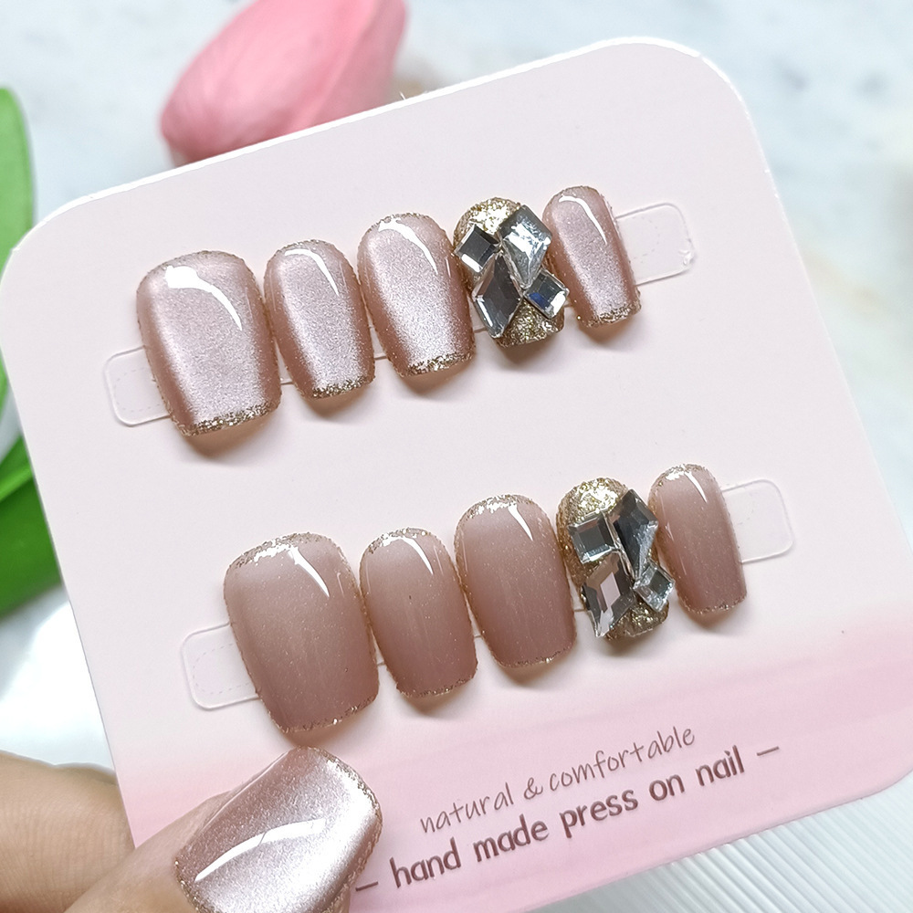 Manicura de Año Nuevo, 10 piezas de diamantes de perlas hechos a mano, arte de uñas portátil, parche de uñas Xiaohongshu, venta al por mayor