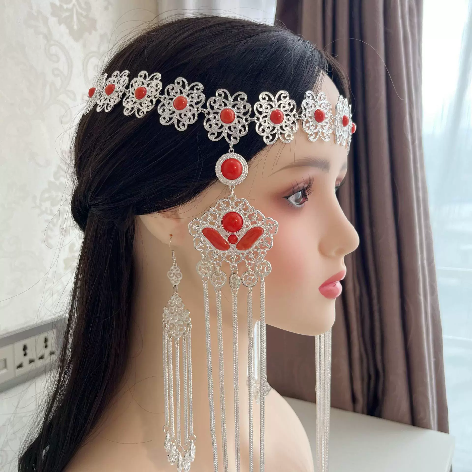 Монгольские головные уборы с кисточками и головами в свадебном национальном стиле