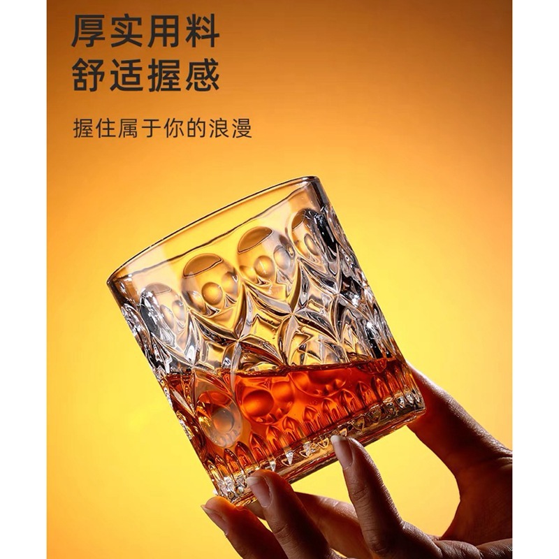 Fabricante directo de tazas de vino creativas europeas bar KTV tazas de whisky de alto valor ligero tazas de agua de vidrio de talla de lujo