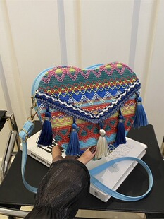 Retro fashion heart-shaped shoulder bag 2026 new summer Harajuku versatile ethnic style tassel woven crossbody bag