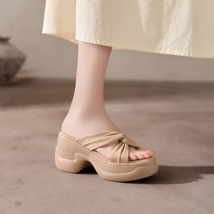 Dép sandal nữ quai chữ V đế tăng chiều cao mềm nhẹ đi biển mùa hè — màu trắng ngà, màu mơ chi tiết 11