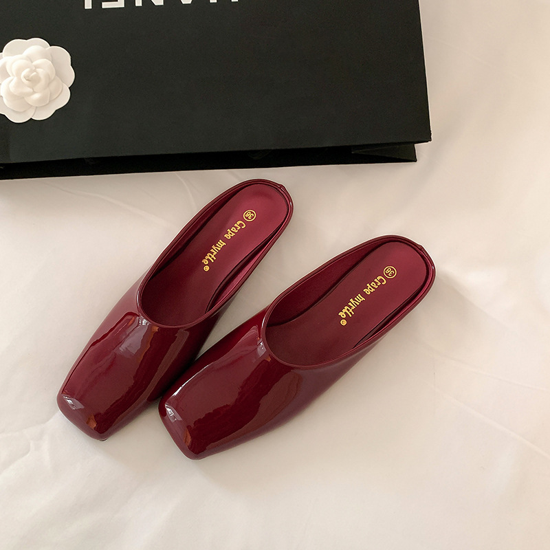 2025 verano nuevo estilo rojo puntera media pantuflas mujeres ropa exterior moda todo fósforo perezoso un pie zapatos Muller