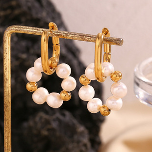 European and American Fashion Niche Style Popular Earrings Stainless Steel Plated 18K Freshwater Pearl Beads Flower U-Shaped Earrings for Women