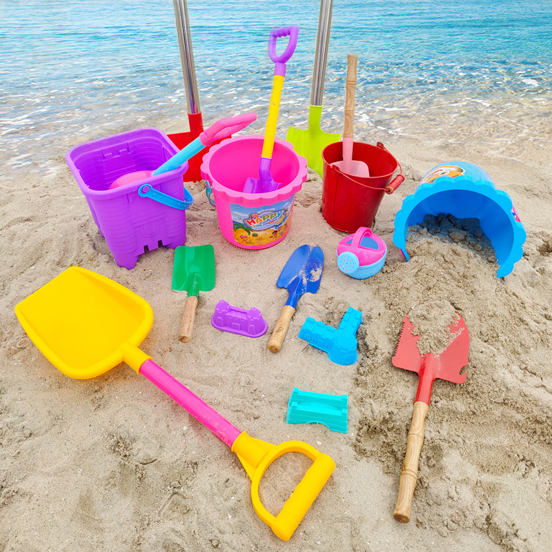 Beach shovel