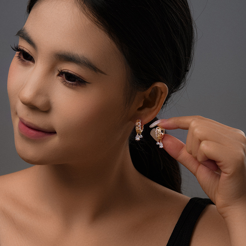 Xuping nicho de moda diseño ruso pendientes gemas artificiales goteo de aretes de borda pendientes retro al por mayor